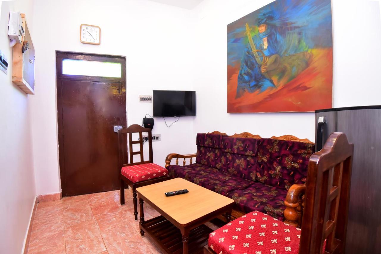 Villa Betty Beach Front Пондичери Екстериор снимка