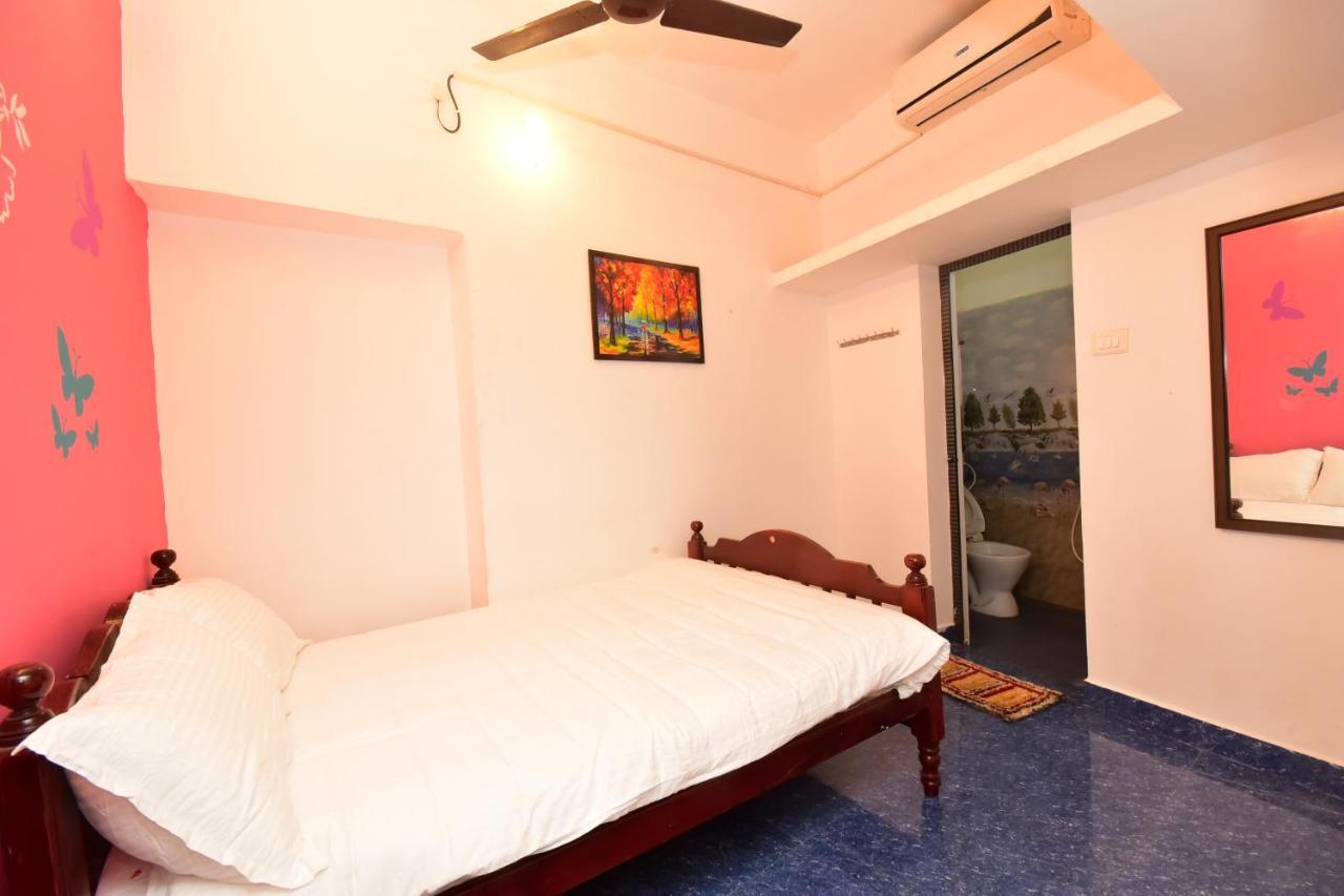 Villa Betty Beach Front Пондичери Екстериор снимка